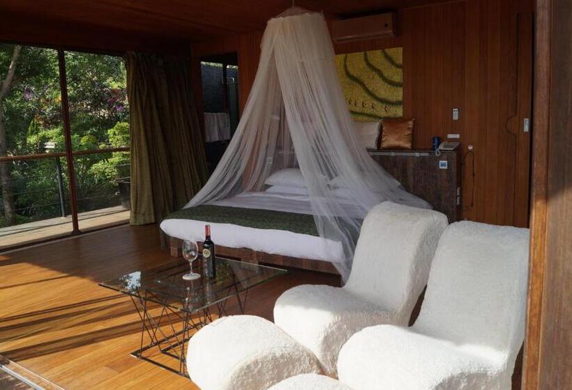 اتاق لوکس, Aythaya Monte Divino Lodge