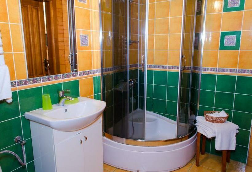 سوییت جونیور, Chalet Mont Blanc