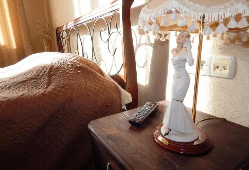 سوییت جونیور, Sofia