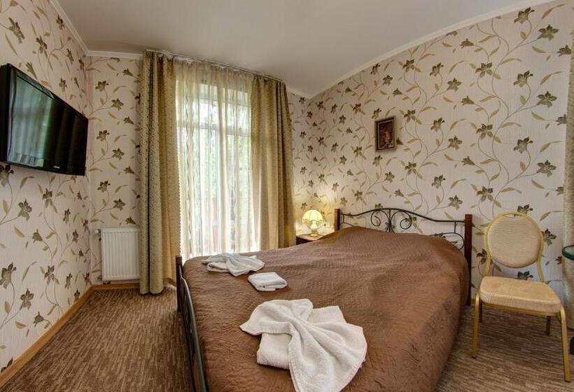 اتاق کلاسیک سه تخته, Sofia