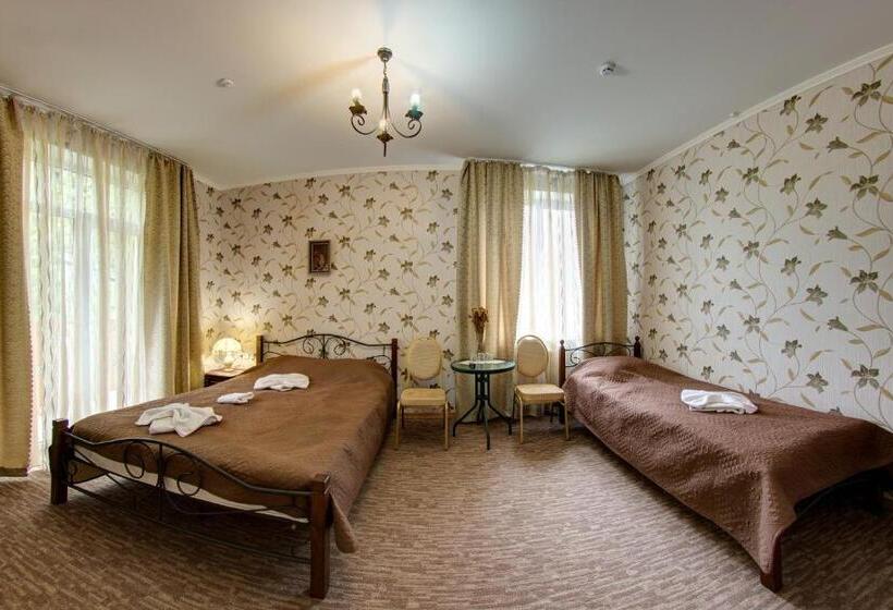 اتاق کلاسیک سه تخته, Sofia