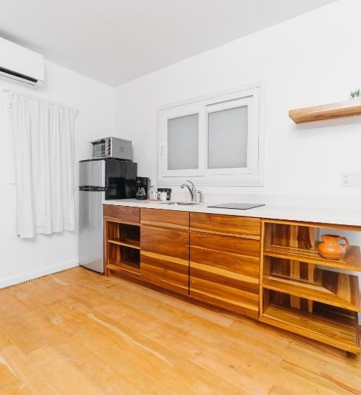 سوئیت با تخت بزرگ, The Beach House Boutique