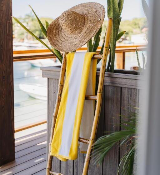 سوئیت با تخت بزرگ, The Beach House Boutique