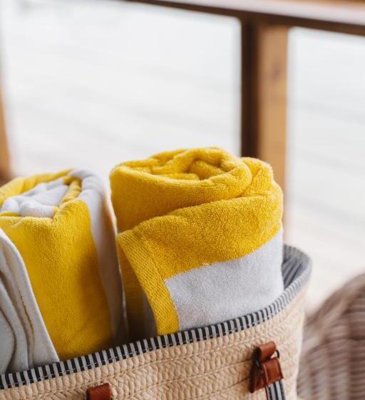 سوییت لوکس, The Beach House Boutique