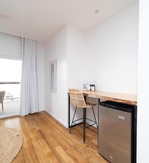 Deluxe Suite King Bed, The Beach House Boutique