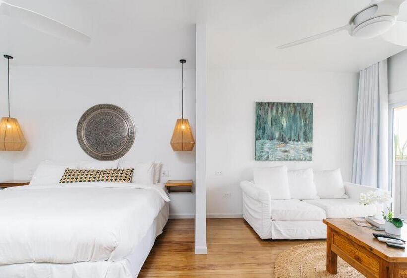 Deluxe Suite King Bed, The Beach House Boutique