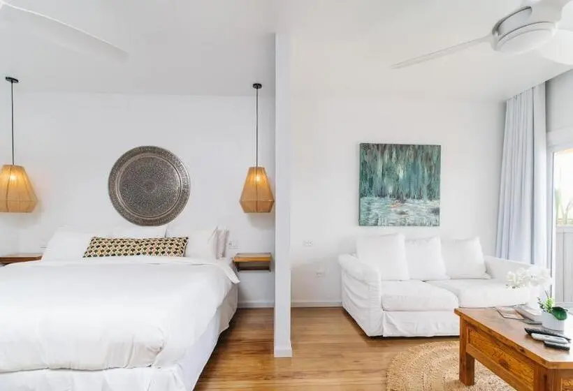 Deluxe Suite King Bed, The Beach House Boutique
