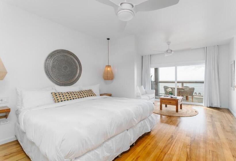 Deluxe Suite King Bed, The Beach House Boutique