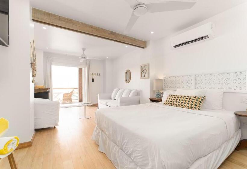 سوییت, The Beach House Boutique