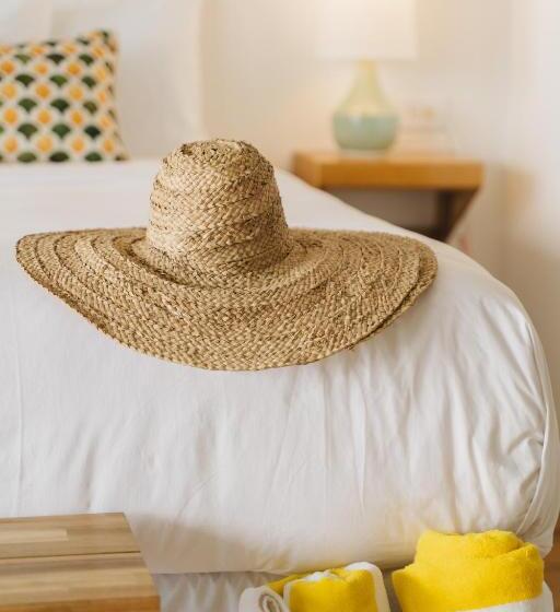 سوییت لوکس, The Beach House Boutique