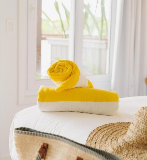 سوییت لوکس, The Beach House Boutique