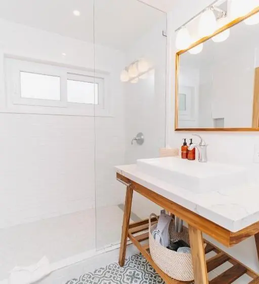 Deluxe Suite King Bed, The Beach House Boutique