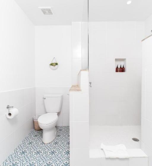 سوییت, The Beach House Boutique