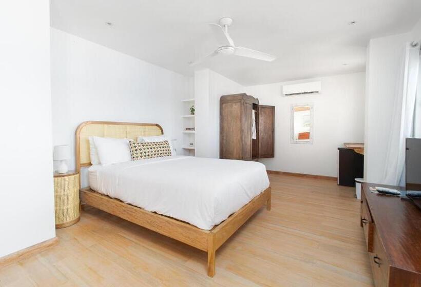 سوئیت پریمیوم, The Beach House Boutique