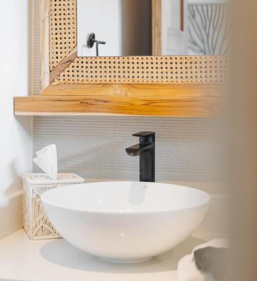 سوییت, The Beach House Boutique