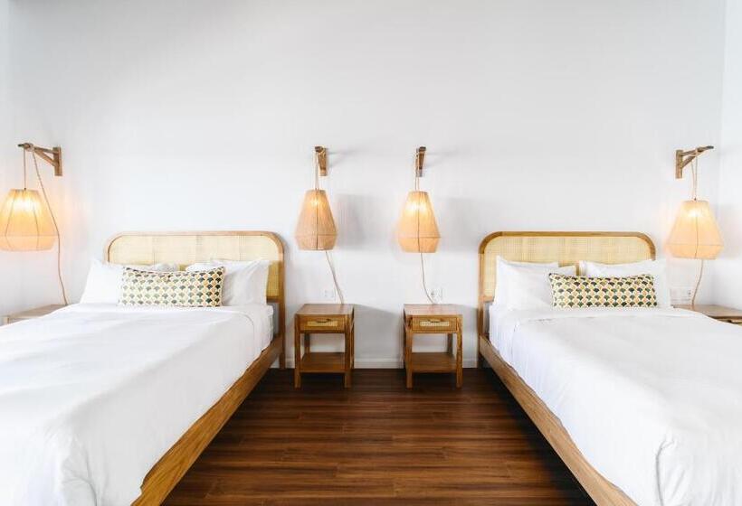 سوییت, The Beach House Boutique