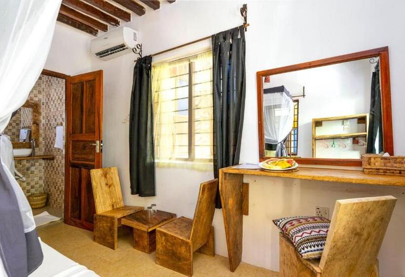 标准间, The Seles Boutique