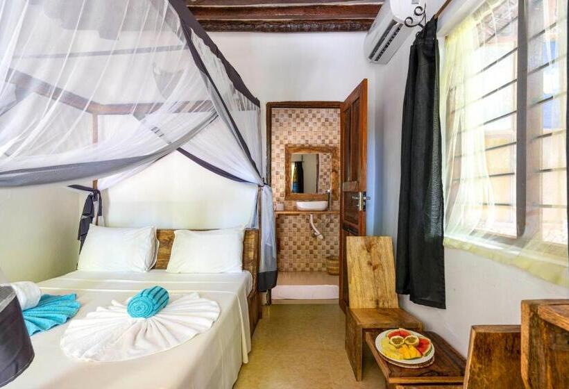 标准间, The Seles Boutique