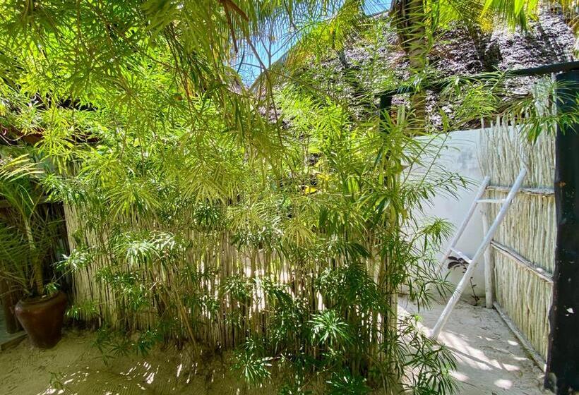 带花园景观的标准洋房, The Seles Boutique