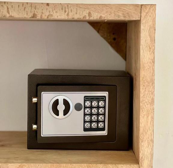 带泳池的标准三人间, The Seles Boutique