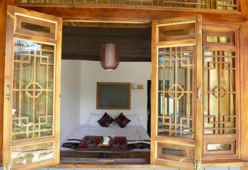 Номер Стандарт, Tourist Courtyard