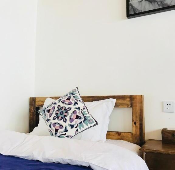 家庭间, Tourist Courtyard