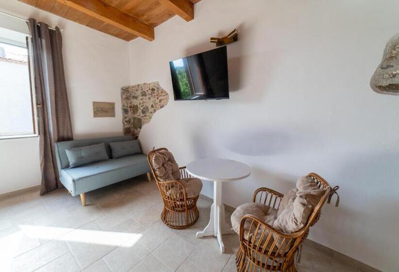 غرفة قياسية, Maison De Curtis