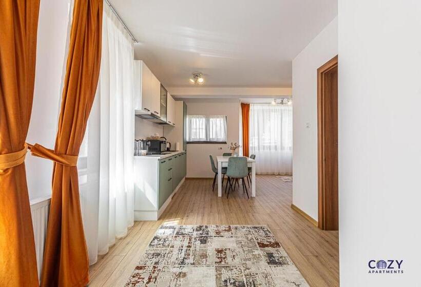 산 전망 스위트, Cozy Brand New Boutique Aparthotel Brasov