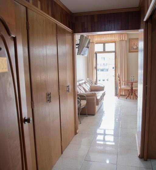 جناح مزود بتراس, Fiesta Alteña