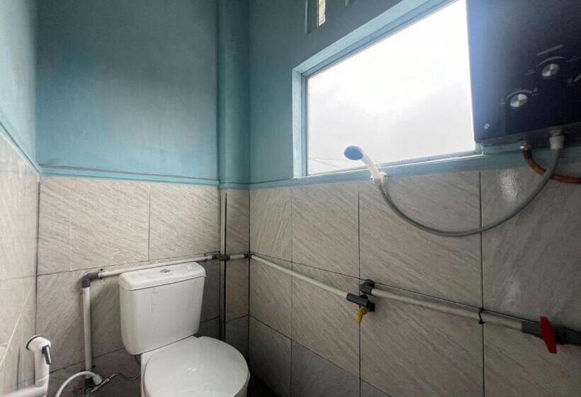 Номер Стандарт, Reddoorz Syariah At Jalan Dieng 4
