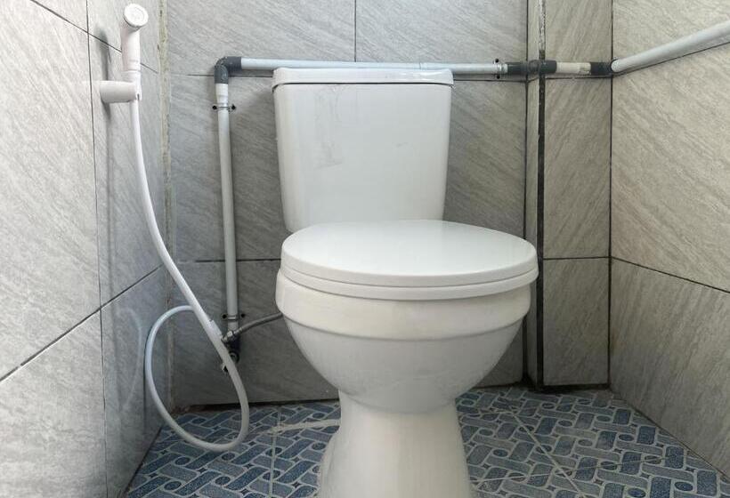 غرفة قياسية, Reddoorz Syariah At Jalan Dieng 4