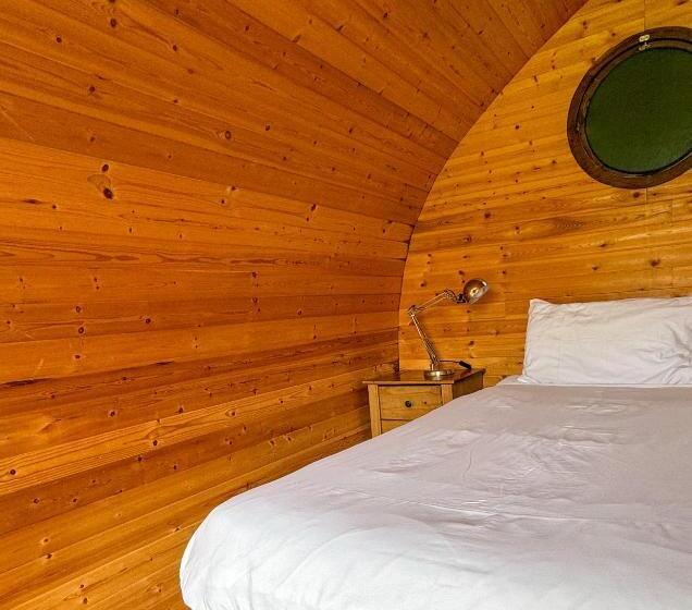 Номер Стандарт с Террасой, Rodway Hill Golf & Eco Pod