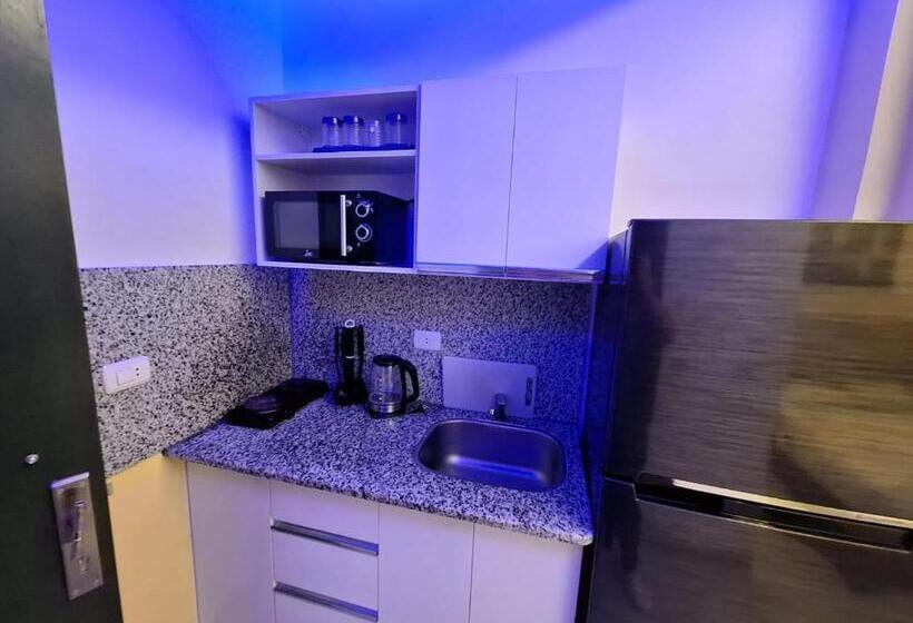 استودیوی استاندارد, Jasmine Home Vacation