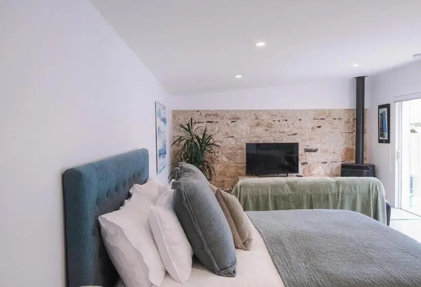 اتاق لوکس با تخت بزرگ, Port Fairy Bnb   The Green Suite
