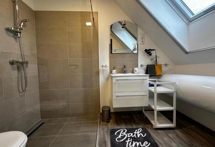 Номер Стандарт, See Panzió