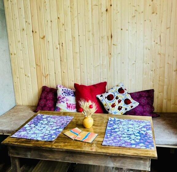 디럭스 룸, Blue Orange