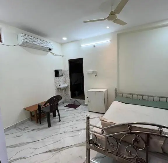 スタンダードルーム, Sri Vishweshwara Lodging