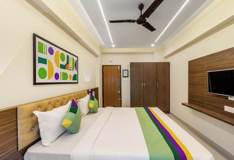 Номер Deluxe, Treebo Sky City Grand