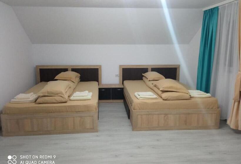 Четырехместный Номер Стандарт, Casa Colț De Rai