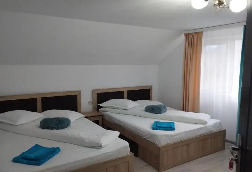 スタンダード４人部屋, Casa Colț De Rai