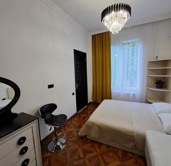 Quarto Triplo Estandar, Mate