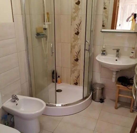 اتاق لوکس با تخت بزرگ, Smaidas Apartamenti