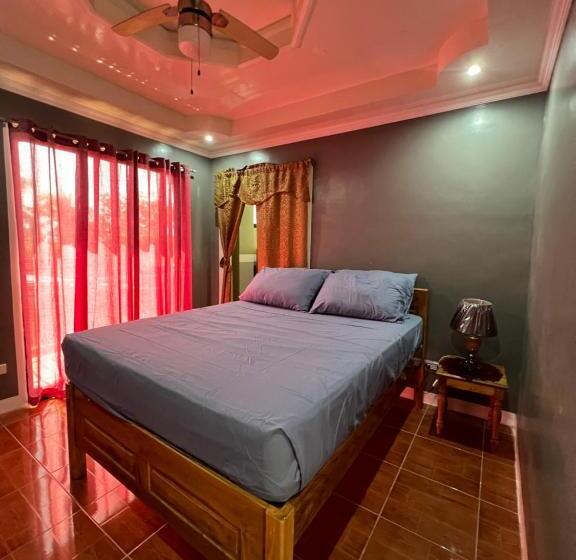 Номер Стандарт, Luxury Vacation House Oceanfront In Lila, Bohol