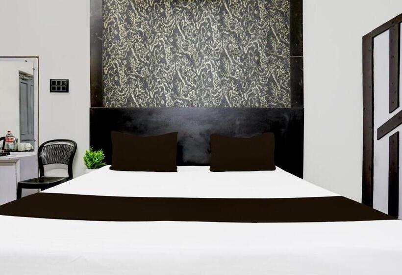 اتاق کلاسیک سه تخته, Spot On Hotel Jashn Inn