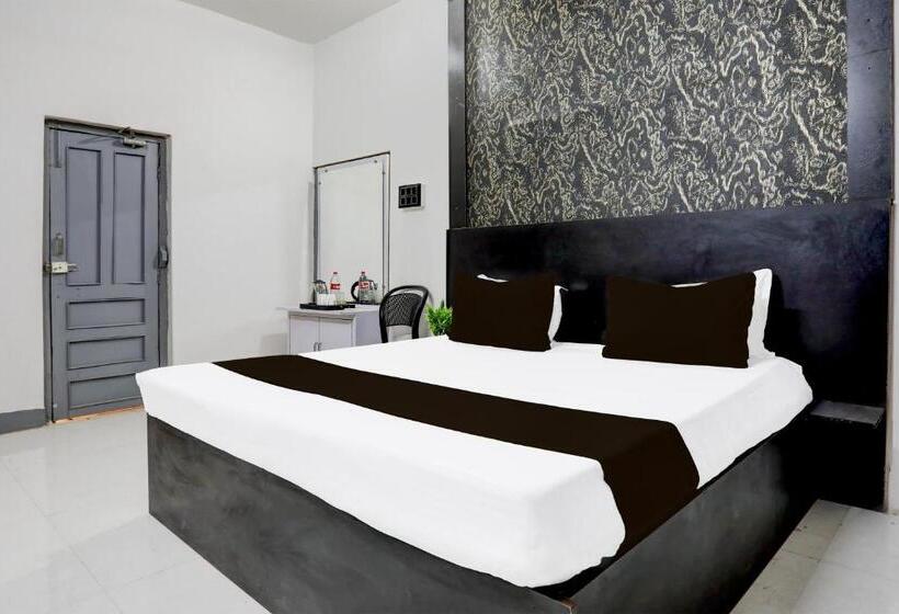 اتاق کلاسیک سه تخته, Spot On Hotel Jashn Inn