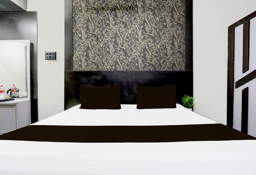 غرفة كلاسيكية ثلاثية, Spot On Hotel Jashn Inn