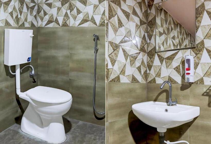 اتاق کلاسیک سه تخته, Spot On Hotel Jashn Inn