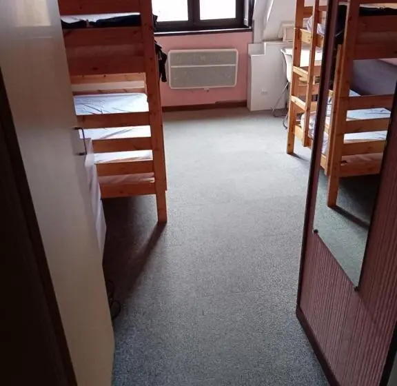 スタンダード４人部屋, La Moraine