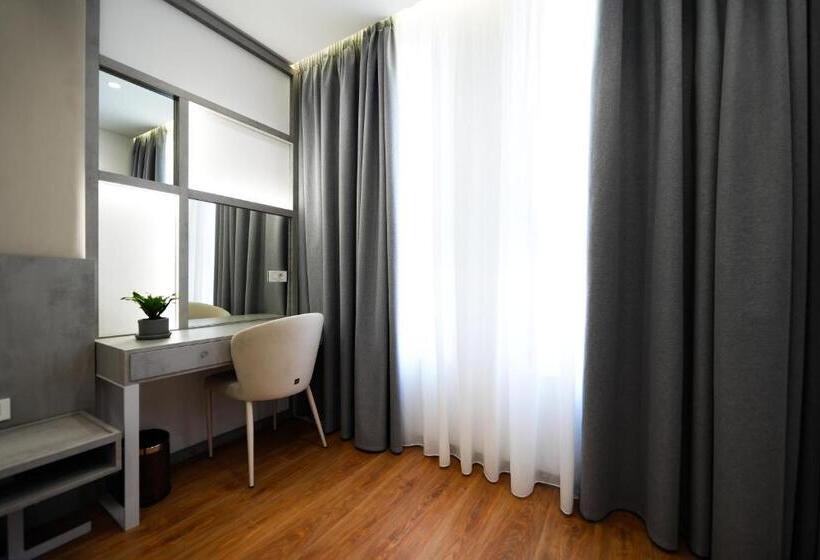 סוויטה, Naos Luxury