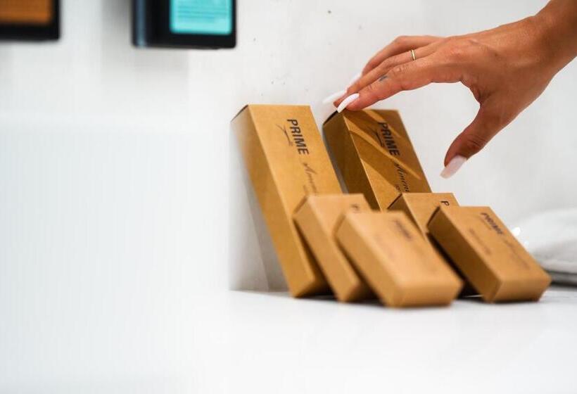 סוויטה, Naos Luxury